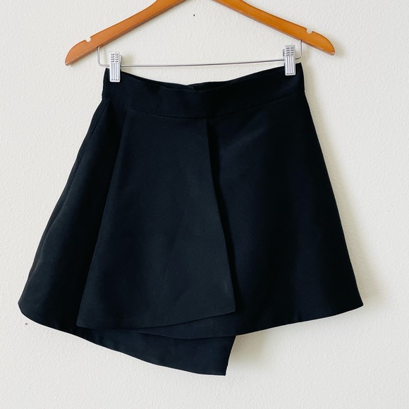 Revolve C/MEO COLLECTIVE black asymmetrical skirt - Picture 2 of 5